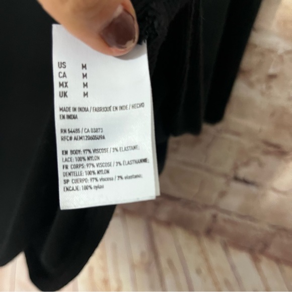 American eagle outfitters ribbed black long sleeve lace shoulder inset medium - Picture 3 of 7